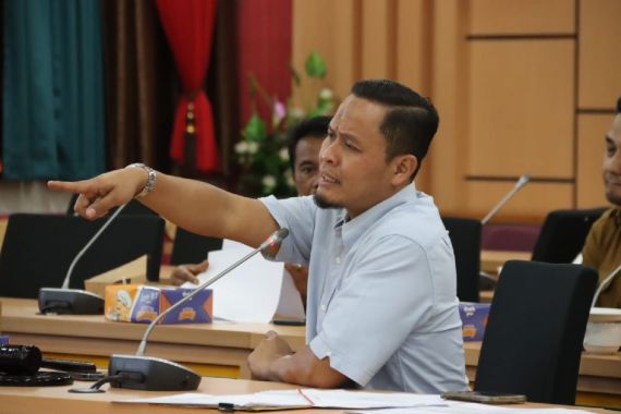 Panggil Pansel Dirut BRK Syariah, DPRD Riau Beri Peringatan Tegas - JPNN.COM
