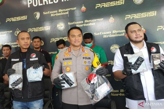 Polisi Tangkap 3 Pengedar Narkoba Jaringan Malaysia, Sita 25,1 Kg Sabu-Sabu - JPNN.COM
