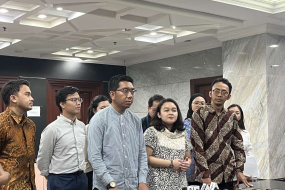 Anwar Usman Bantah Putusan MK Berpihak ke Gibran, ICW: Argumentasi Konyol - JPNN.COM