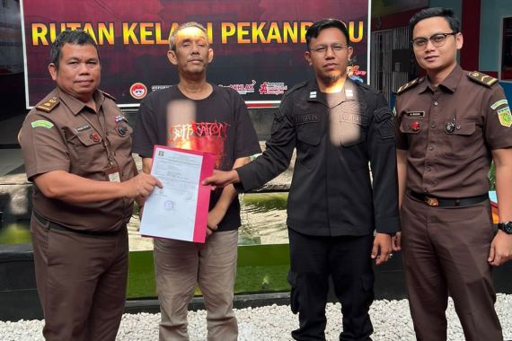 Jaksa Diduga Terima Suap Kasus Narkoba, Sang Perantara Ditangkap Kejati Riau - JPNN.COM