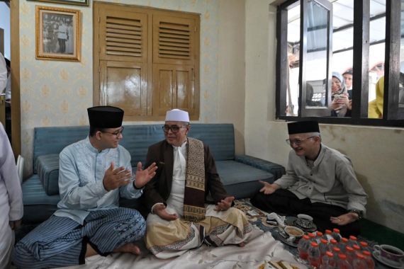 Anies Silaturahmi ke Pesantren Warisan Sahabat Kakeknya - JPNN.COM