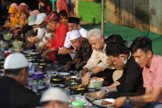 Ganjar Biasa Menginap di Rumah Warga, Melebihi Apa yang Diperbuat Jokowi - JPNN.COM