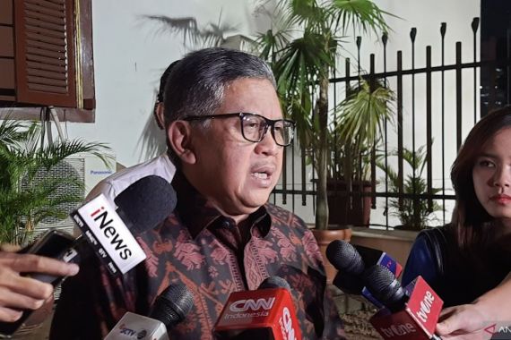 Mahfud Berintegritas Tinggi, tak Perlu Mundur dari Posisi Menko Polhukam - JPNN.COM