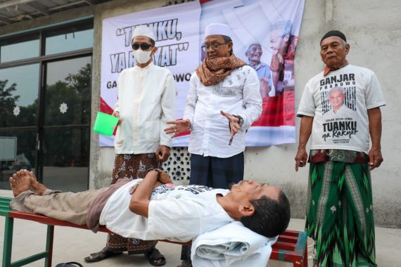 Sukarelawan Ganjar Berikan Pelatihan Pemulasaraan Jenazah bagi Warga Tangerang - JPNN.COM