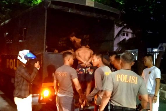Polisi Tangkap 23 Remaja di Semarang Saat Akan Tawuran - JPNN.COM