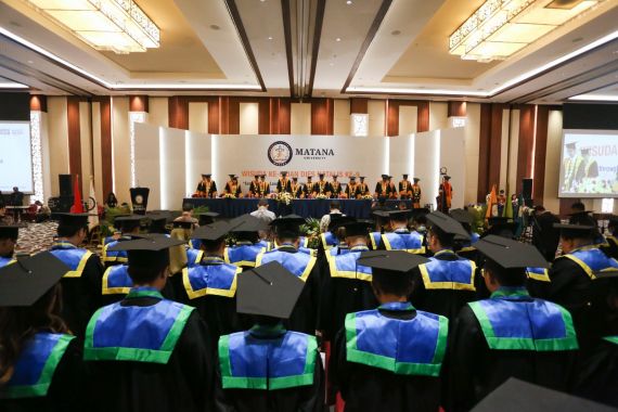 Wisuda Universitas Matana, Rektor Sampaikan Pesan Penting untuk Mahasiswa - JPNN.COM