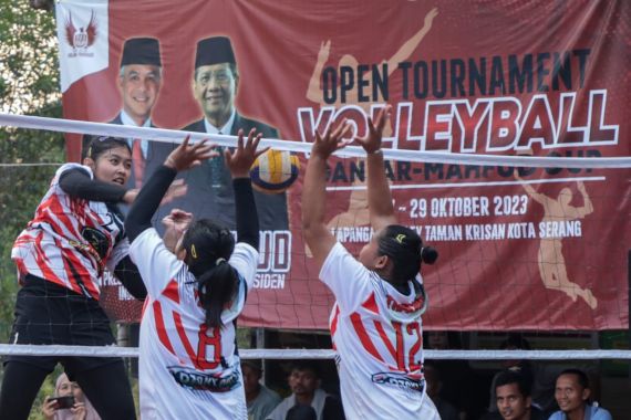 Sukarelawan Desgan Sukses Gelar Turnamen Voli Ganjar-Mahfud Cup di Serang - JPNN.COM