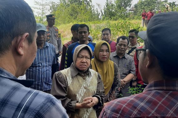 Kemensos Bantu Sumur Bor hingga Air Siap Minum untuk Warga di Jombang - JPNN.COM