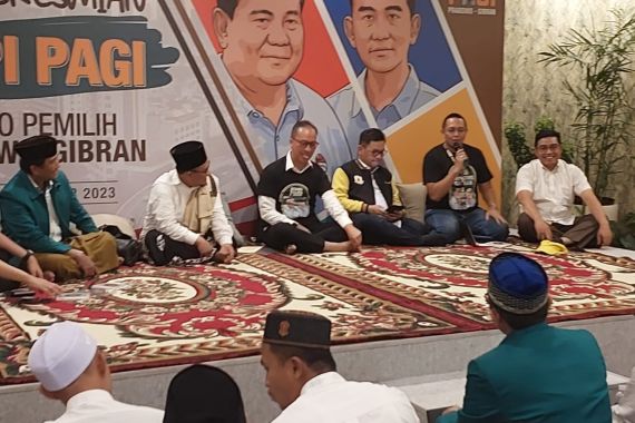 Demi Kemenangan Prabowo-Gibran, Agus Gumiwang dan Hasan Nasbi Bikin Posko Kopi Pagi - JPNN.COM