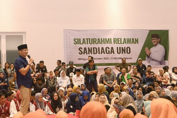 Sandiaga Kukuhkan Sukarelawannya Dukung Ganjar Pranowo-Mahfud MD - JPNN.COM