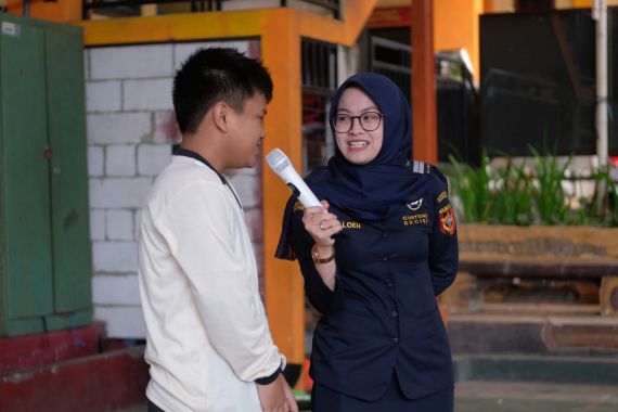 Bea Cukai Edukasi Pelajar Memahami Aturan Kepabeanan Lewat Customs Goes to School - JPNN.COM