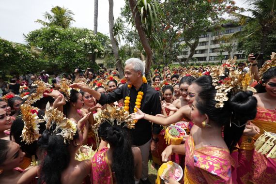 Gegap Gempita, 190 Penari Menyambut Ganjar saat ke Bali - JPNN.COM