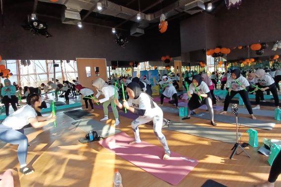 Srikandi Ganjar Sulsel Ajak Milenial Hidup Sehat dengan Olahraga Pound Fit - JPNN.COM