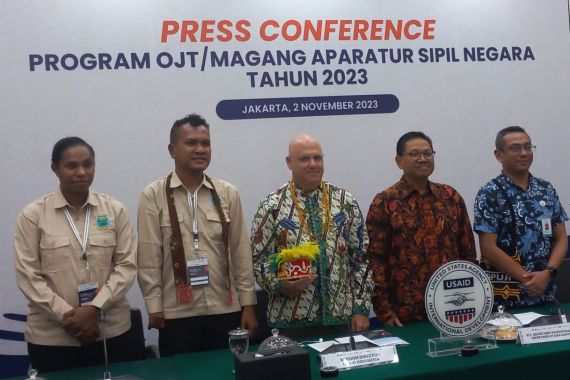 Tingkatkan Pengelolaan Otsus, Bappenas Gelar Program Magang 18 ASN Papua Barat - JPNN.COM