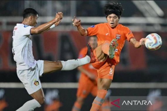 Felipe Cadenazi Hattrick, Borneo FC Melumat Persik Kediri - JPNN.COM