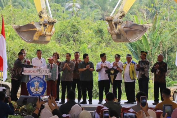 Hadiri Groundbreaking Revitalisasi SDN 020 Binaan Astra di IKN, Jokowi Berpesan Begini - JPNN.COM