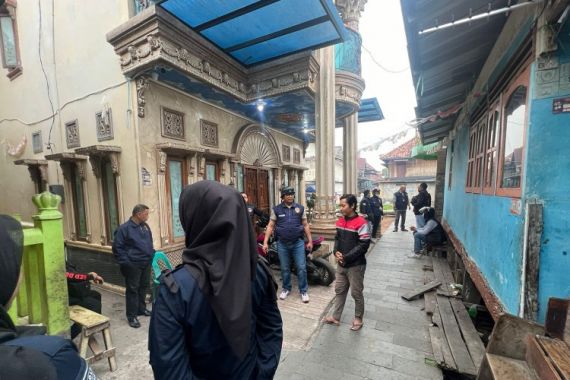 Polda Sumsel Menggerebek Kampung Narkoba di Palembang, 1 Tersangka Diamankan - JPNN.COM