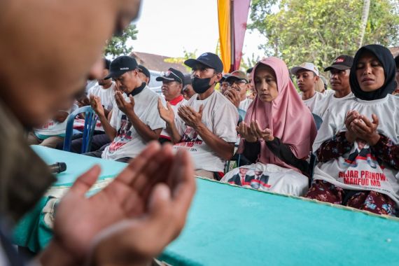 Sukarelawan Santri dan Warga Lampung Selatan Doakan Ganjar-Mahfud Memimpin Indonesia - JPNN.COM