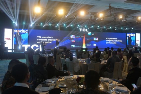 TCL Rayakan Pertumbuhan Bisnis dengan Seluruh Dealer di Bali - JPNN.COM