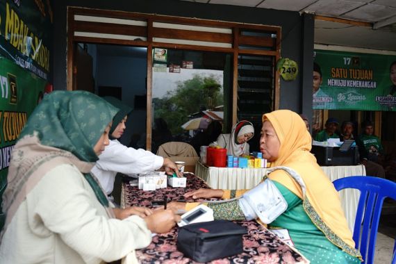 Relawan Asandra Adakan Pengobatan Gratis Bagi Warga Kota Batu - JPNN.COM