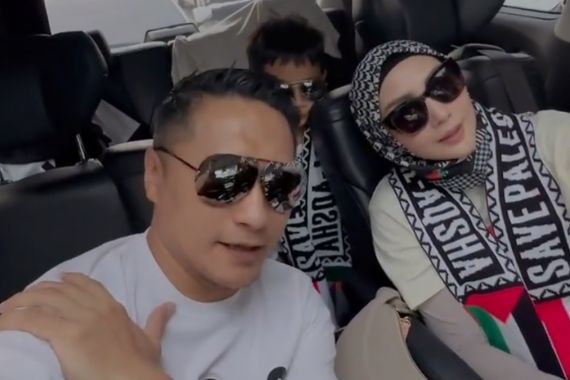 Arie Untung Ajak Anak-Istri Turun Aksi Damai Bela Palestina ke Jalan  - JPNN.COM