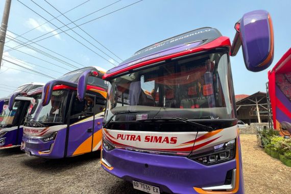 Bus Hino RM 280 ABS Jadi Armada Baru PO Putra Simas, Diklaim Unggul di Trek Ekstrem - JPNN.COM