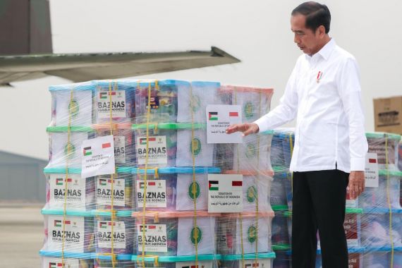 Jokowi Lepas Puluhan Ton Bantuan Kemanusiaan BAZNAS ke Palestina - JPNN.COM