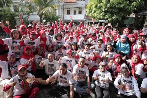 Ganjar-Mahfud Terbukti Kerja untuk Rakyat, Warga Gubeng Surabaya Mantap Beri Dukungan - JPNN.COM