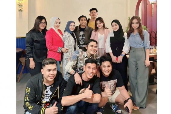 Kumpul Bareng Content Creator Riau, Raja Antoni Pastikan Masa Depan Ekonomi Kreatif Cerah - JPNN.COM