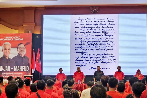 Di NTB, Sekjen PDIP Sebut Ganjar-Mahfud akan Koreksi Kekurangan Pemerintahan Jokowi - JPNN.COM