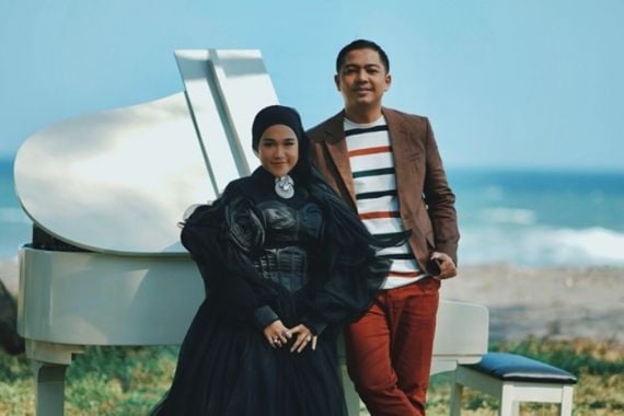 Ade Govinda dan Penyanyi Malaysia Ernie Zakri Rilis Lagu Masing-Masing - JPNN.COM