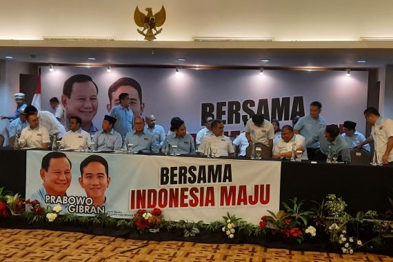 TKN Prabowo-Gibran Resmi Dibentuk, Ada Nama Habib Luthfi hingga Kaesang bin Jokowi - JPNN.COM