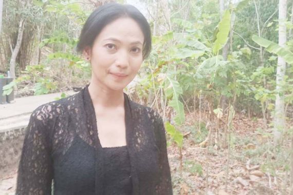 Demi Perannya di Film Syirik, Kinaryosih Belajar Menari dengan Perempuan Ini - JPNN.COM