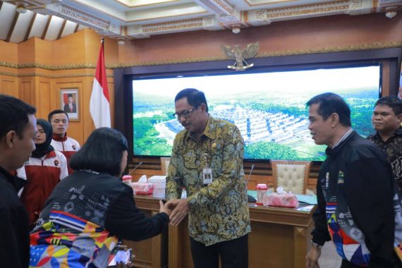 Bertemu BAPOMI, Pj Gubernur Jateng Semangati 270 Mahasiswa ke POMNAS Kalsel - JPNN.COM