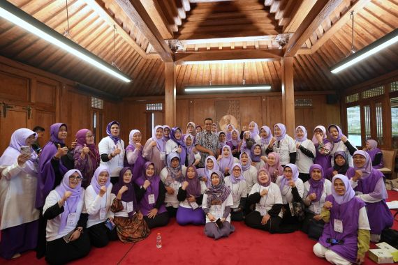 Para Bunda Sudah Bergerak, Anies Berjanji Selesaikan Masalah Dasar - JPNN.COM