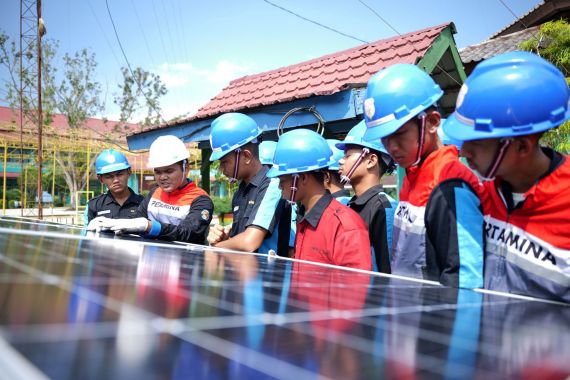 Pertamina Gaet Anak Muda Peduli Lingkungan Lewat Sekolah Energi Berdikari di SMKN 2 Dumai - JPNN.COM