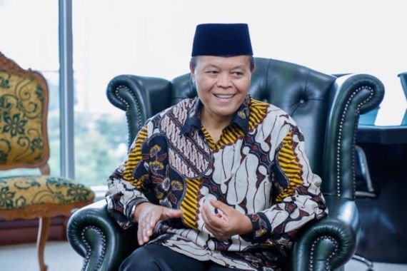 Raker dengan Menag, HNW Perjuangkan Kuota Haji bagi Diaspora RI di Luar Negeri - JPNN.COM