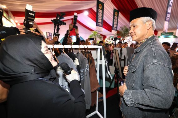 Pak Ganjar Datang, Callista Aldenia Girang 2 Karyanya Langsung Laku - JPNN.COM