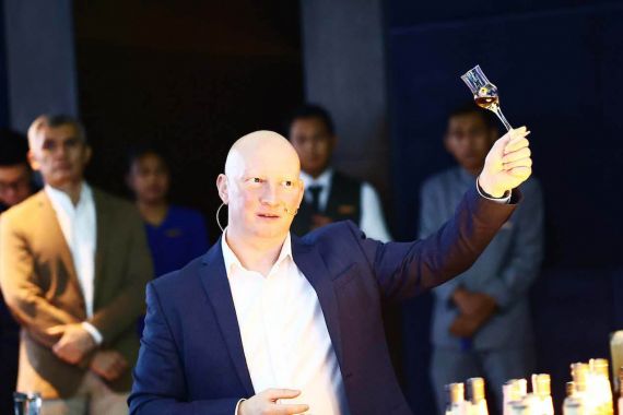 Eksplorasi Scotch Whisky Premium yang Kaya Rasa Bersama Ewan Gunn - JPNN.COM