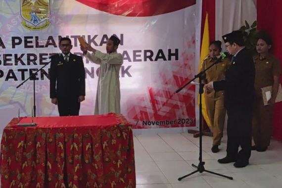 Zainudin Rachman Ditunjuk jadi Pj Sekda Kabupaten Puncak - JPNN.COM