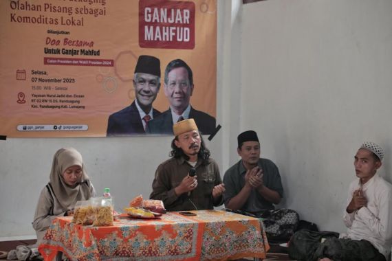 Warga Lumajang Mendoakan Ganjar-Mahfud di Pilpres 2024: Sudah Saatnya Mereka Memimpin Indonesia - JPNN.COM