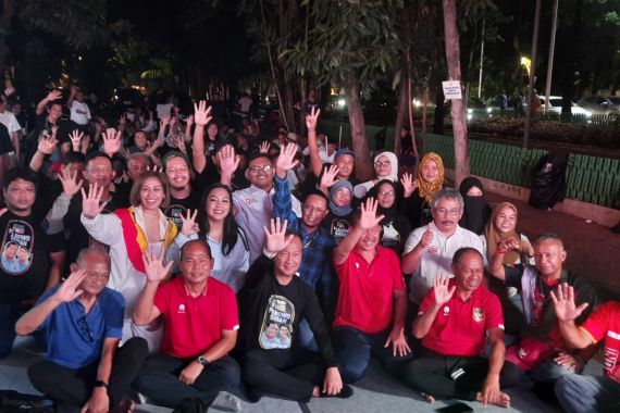 Nobar Piala Dunia di Kopi Pagi, Legenda Sepak Bola Ungkap Dukungan untuk Prabowo-Gibran - JPNN.COM