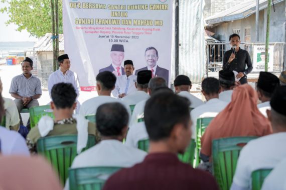 Ratusan Warga Kabupaten Kupang Doakan Ganjar-Mahfud Menang Pilpres 2024 - JPNN.COM