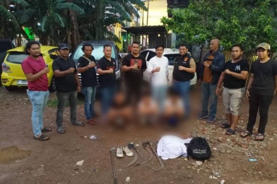 3 Pelajar yang Viral Mengacungkan Celurit dan Golok Ditangkap - JPNN.COM