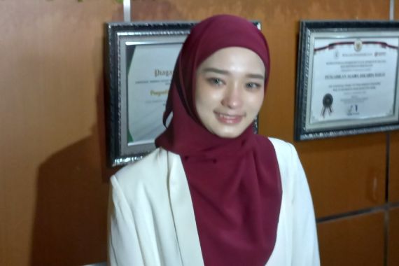 Soal Resolusi 2024, Inara Rusli: Jalani Saja dengan Bismillah - JPNN.COM