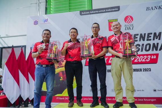 Heru Budi Raih Juara 1 Kejuaraan Menembak Nasional Bank DKI Kategori Individu - JPNN.COM