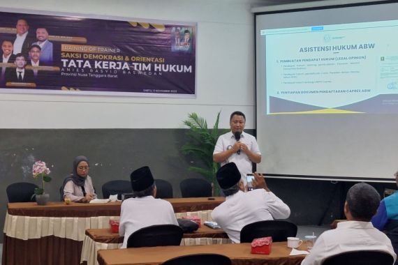 Tim Hukum Nasional Anies Baswedan Gelar Training of Trainers Saksi Demokrasi di Mataram - JPNN.COM