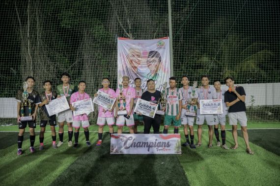 Petebu Ganjar Salurkan Bakat dan Hobi Anak Muda Melalui Turnamen Mini Soccer - JPNN.COM