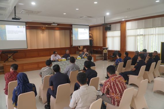 Bea Cukai Monitoring & Asistensi Penerima Fasilitas di Jatim dan Bali - JPNN.COM