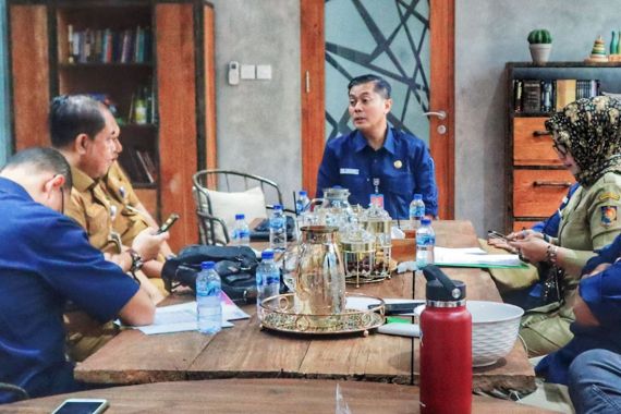 Kemendagri Gandeng Hanung Bramantyo Garap Film Pembangunan Desa - JPNN.COM